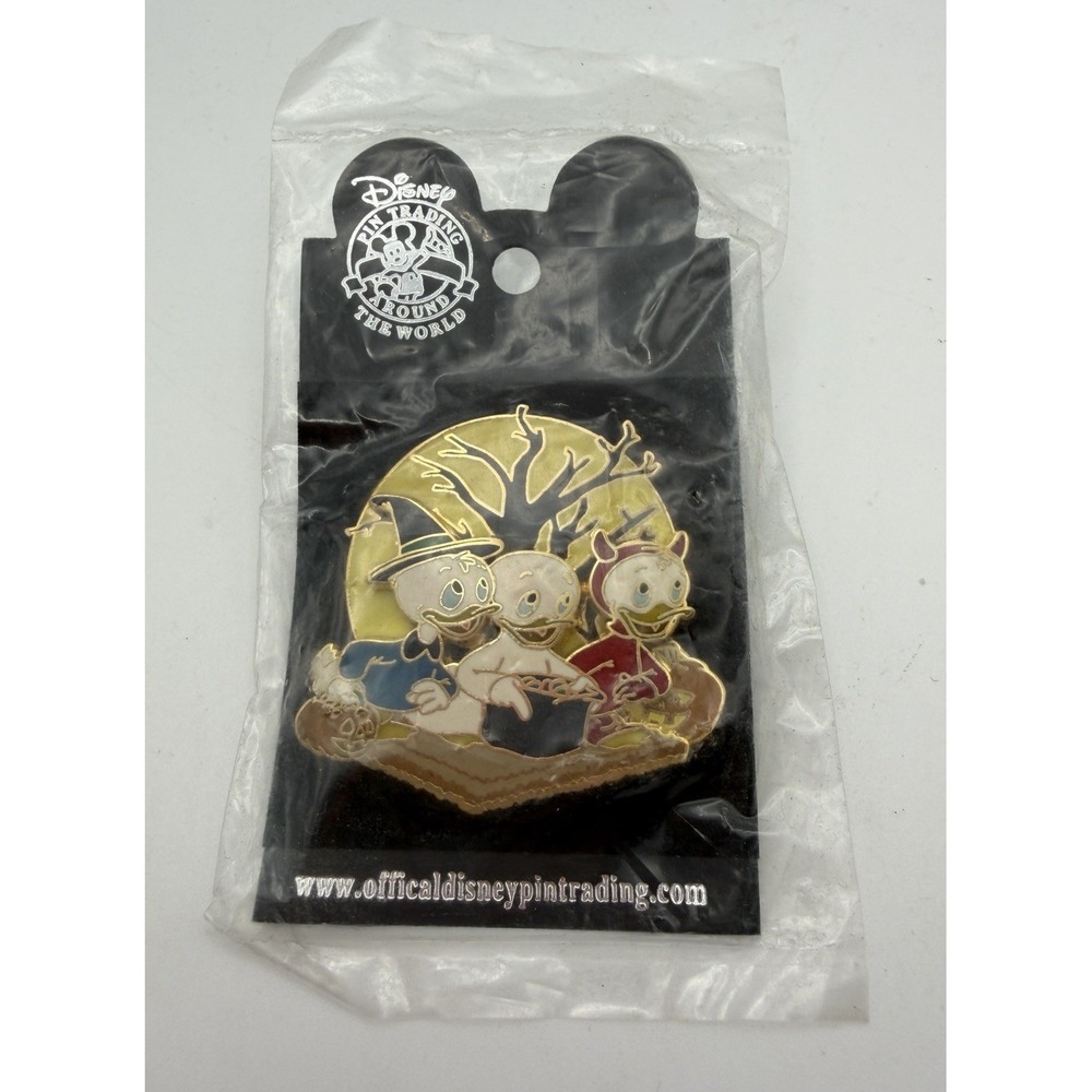 2005 Disney Pin Trading Huey Dewey Louie Halloween Trick or Treat Pin New Sealed